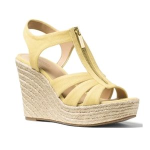 Michael Kors EUC Yellow 1" Platform Espadrille T-Strap Berkley Round Toe Sz 9.5